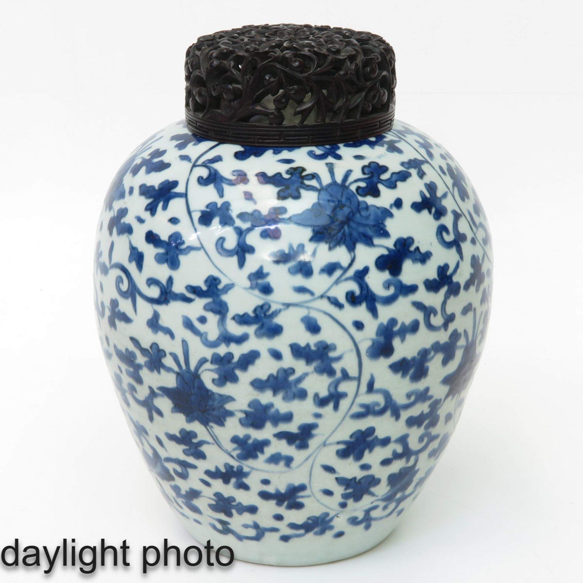 A Blue and White Ginger Jar - Bild 7 aus 9