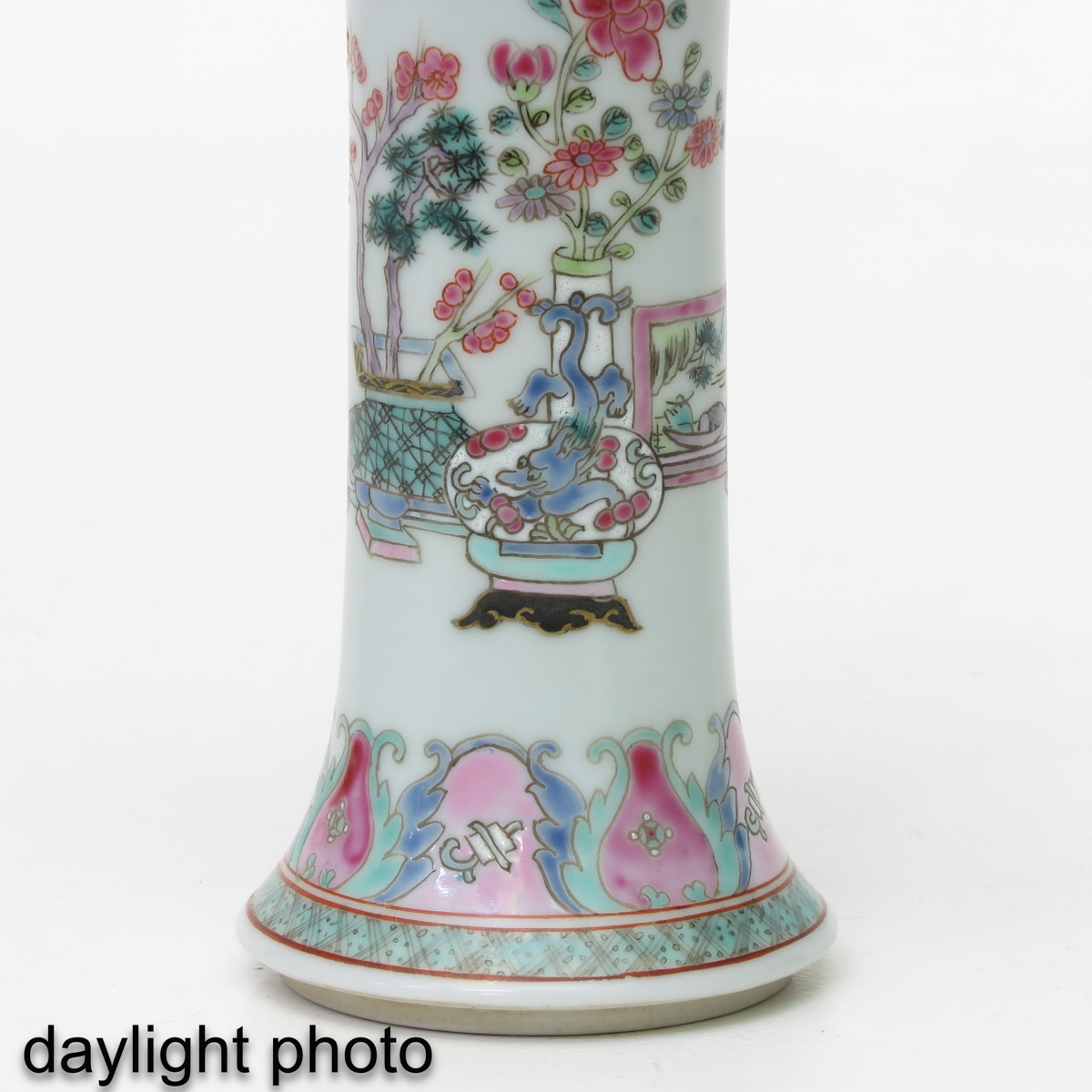 A Small Famille Rose Garniture Vase - Image 9 of 10