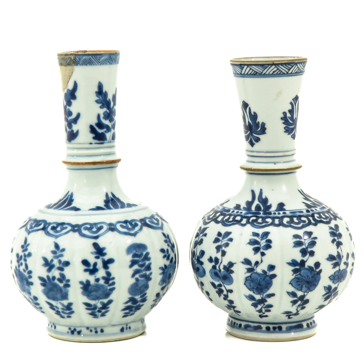 A Pair of Blue and White Vases - Image 3 of 10