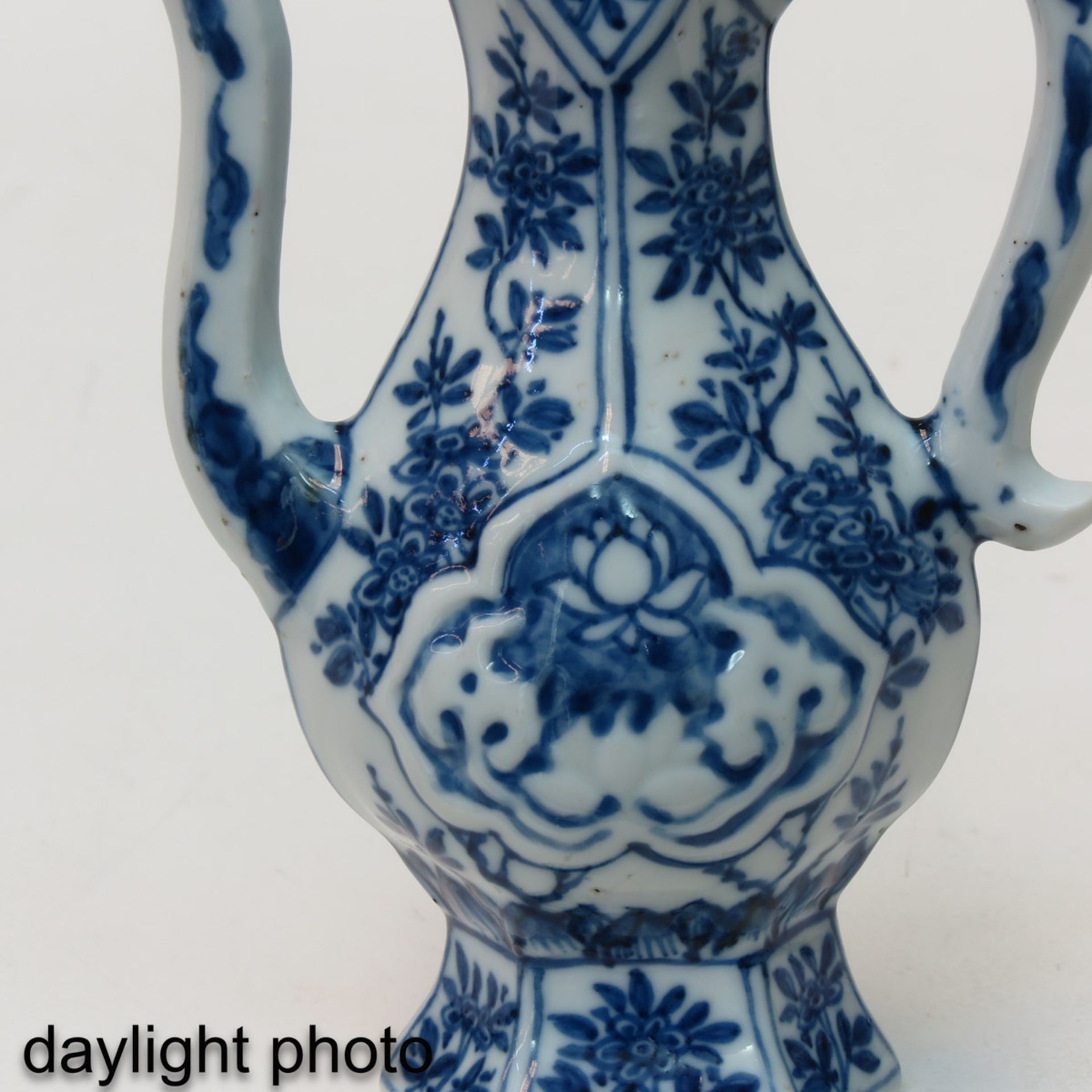A Pair of Blue and White Cruets - Image 9 of 10