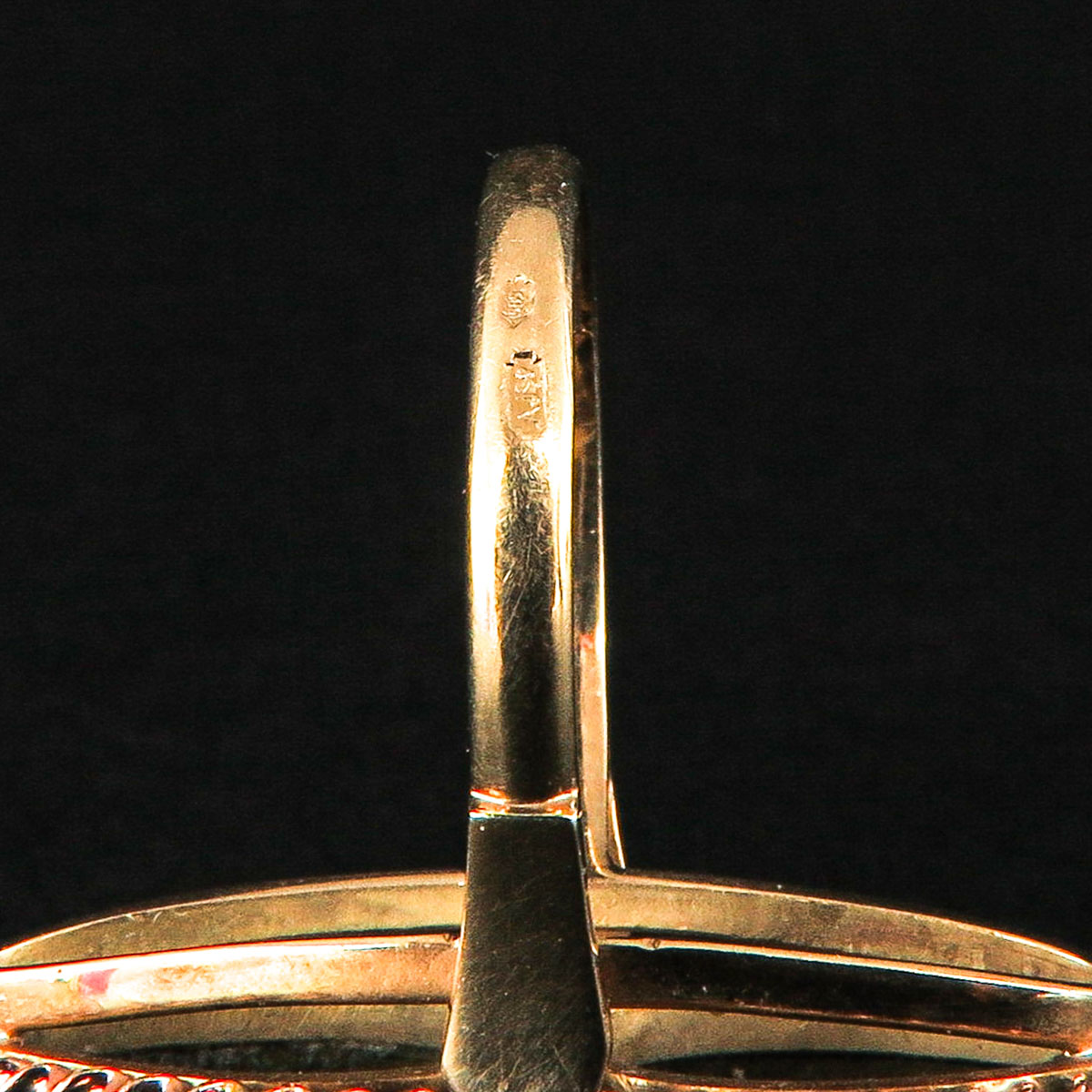 A Ladies Garnet Ring - Image 4 of 4