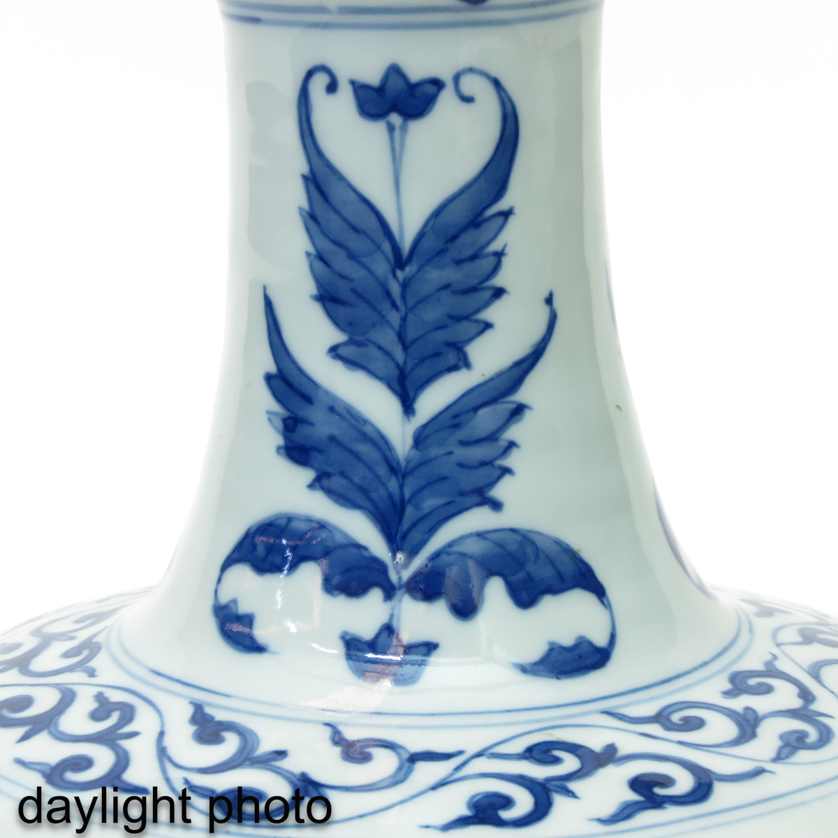 A Blue and White Vase - Image 9 of 9