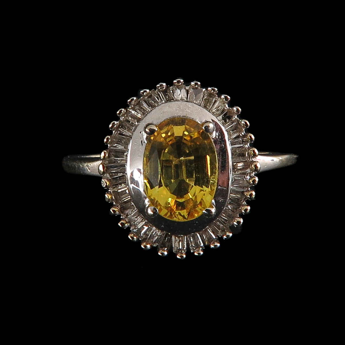 A Ladies Diamond and Citrine Ring - Image 2 of 3