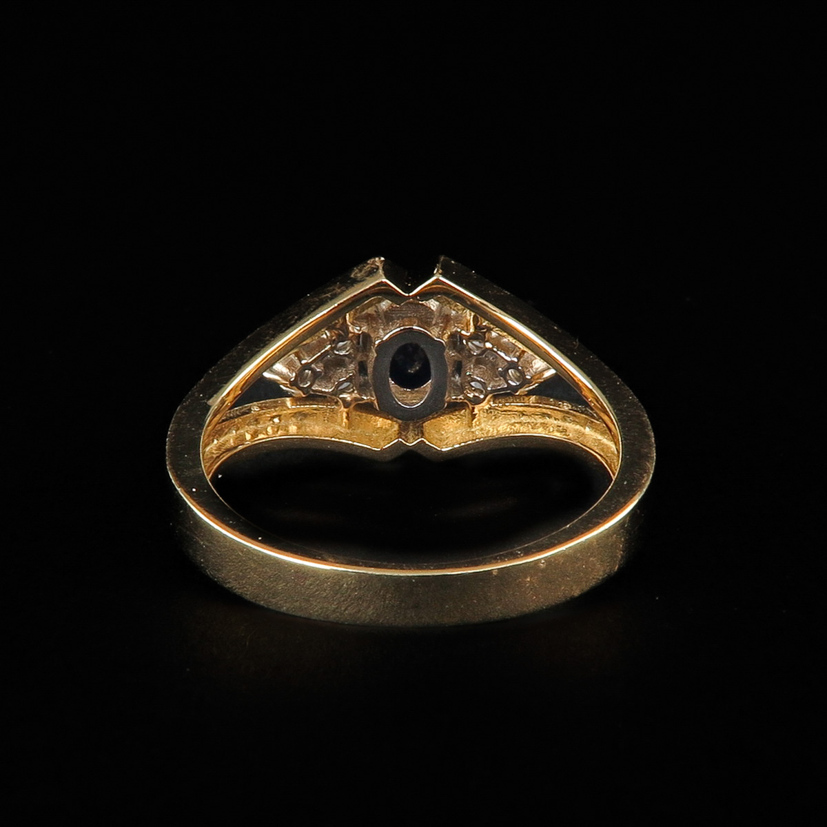 A Ladies Diamond and Sapphire Ring - Image 3 of 5