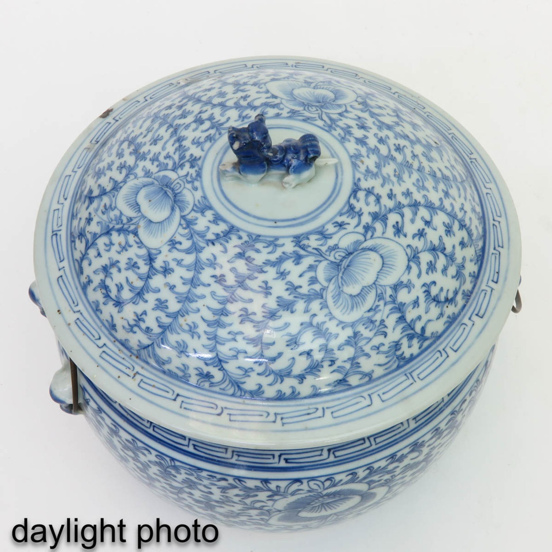 A Blue and White Jar with Cover - Bild 9 aus 9
