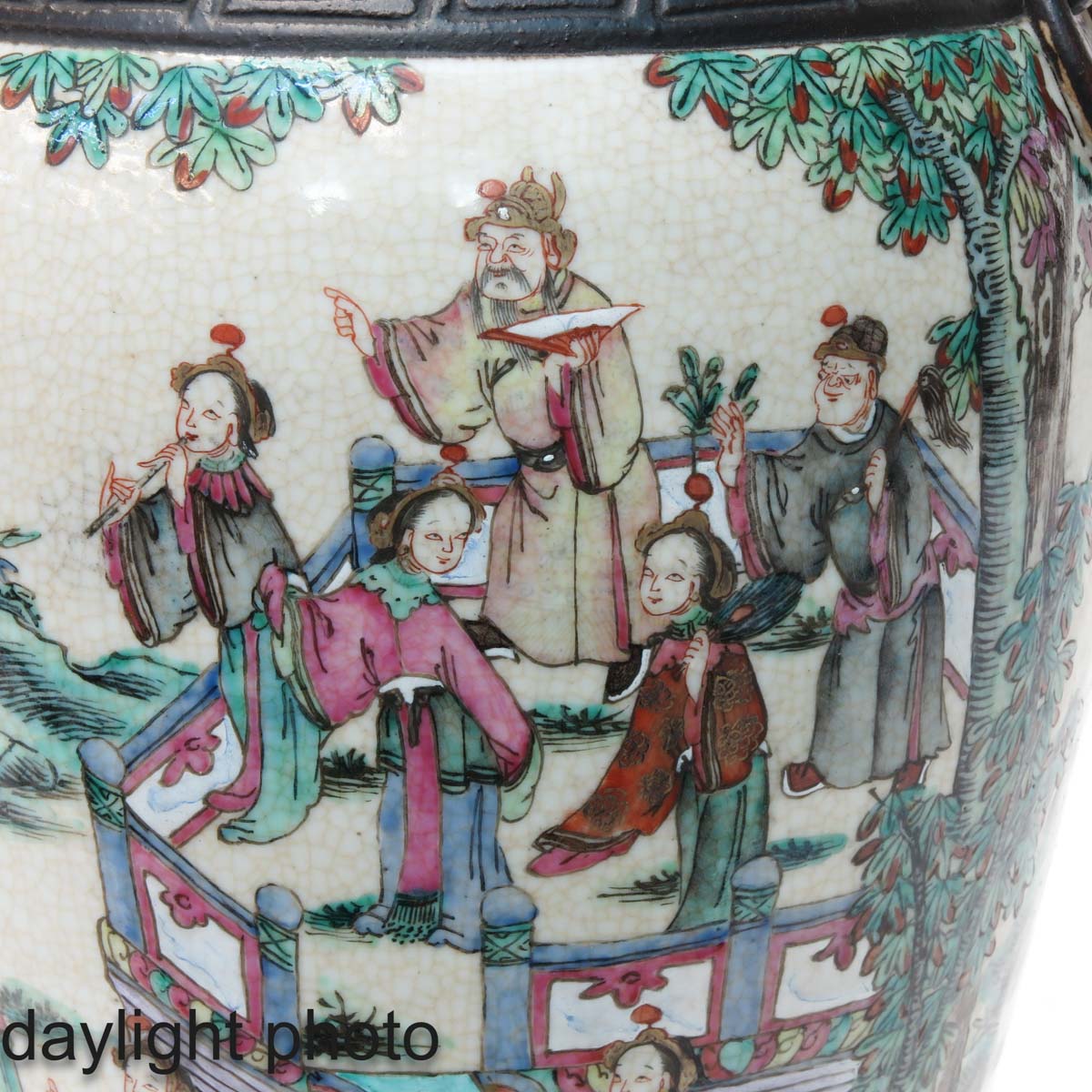 A Pair of Nanking Crackle Glazed Vases - Image 10 of 10