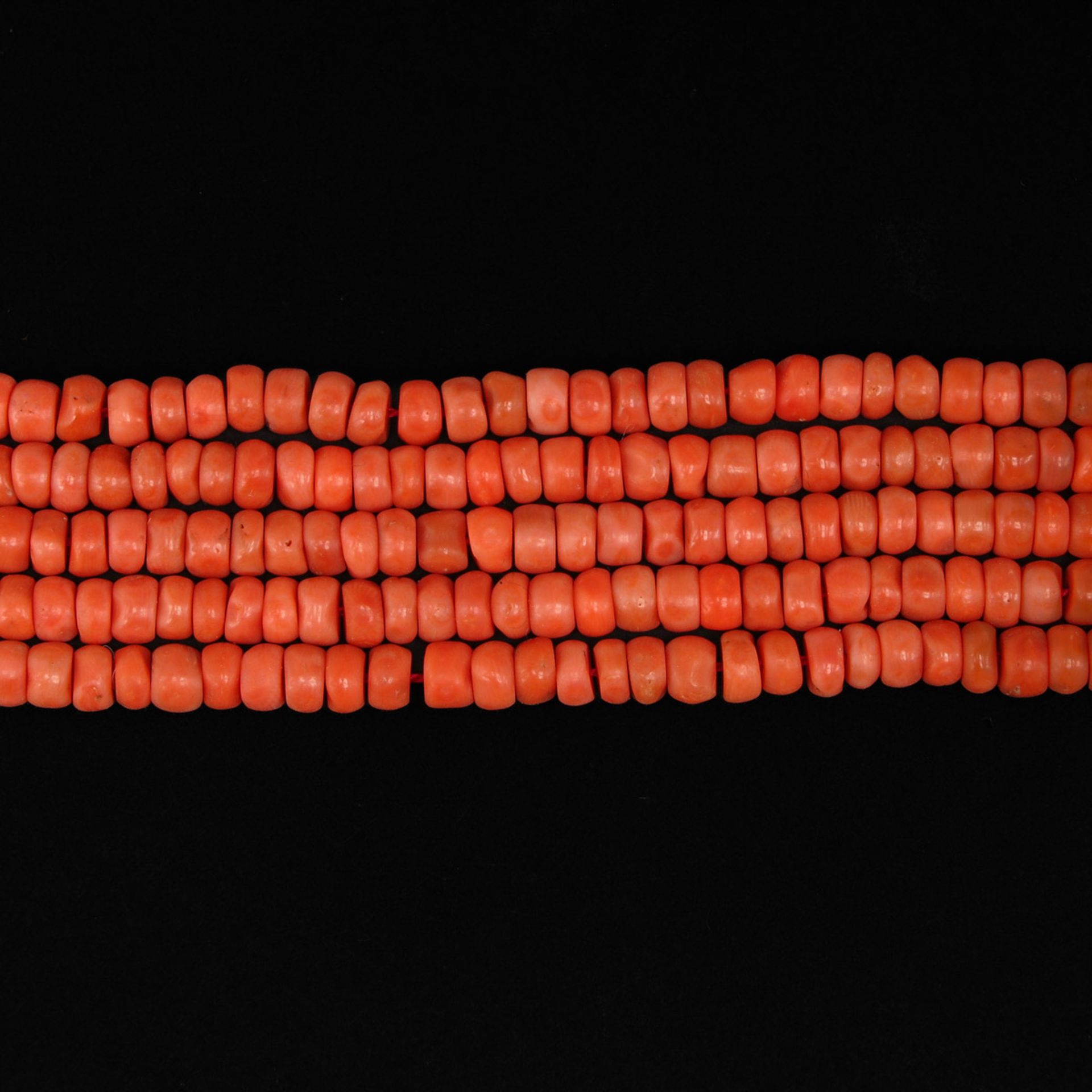 A 19th Century Red Coral Necklace - Image 4 of 5