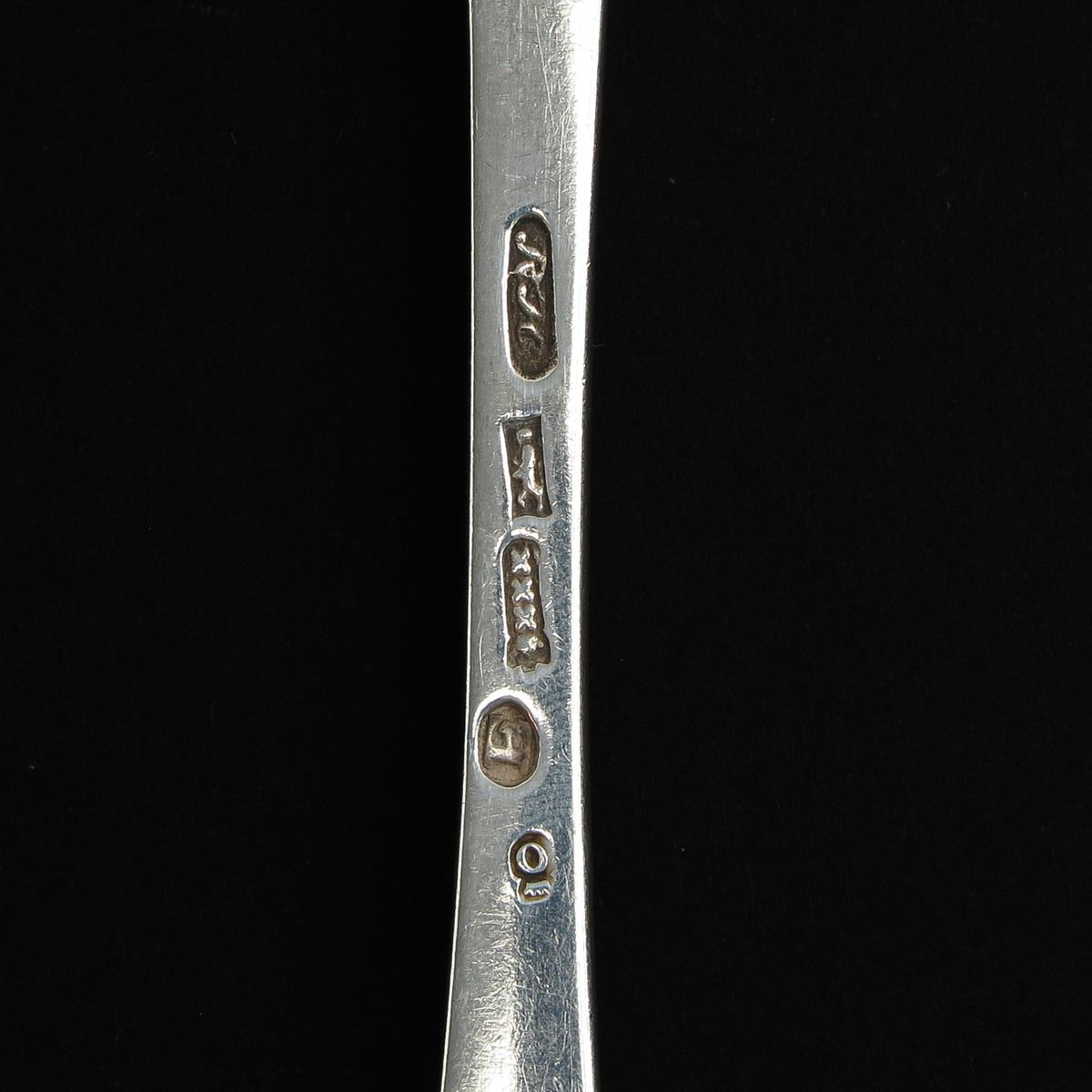 A Collection of 13 Silver Spoons - Image 6 of 10