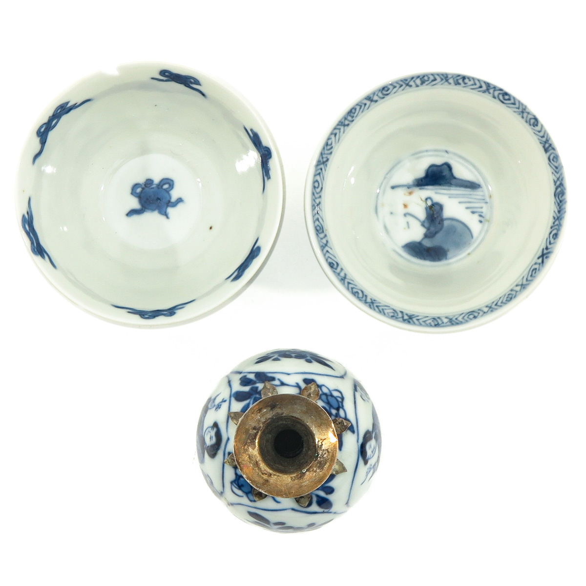 A Miniature Vase and 2 Small Cups - Image 5 of 10