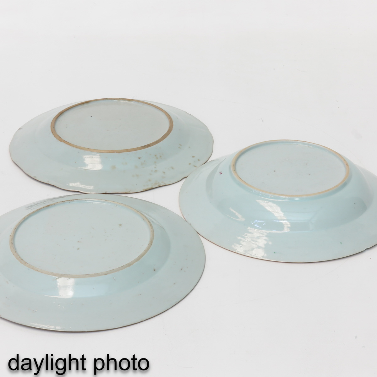 A Series of 10 Famille Rose Plates - Image 10 of 10