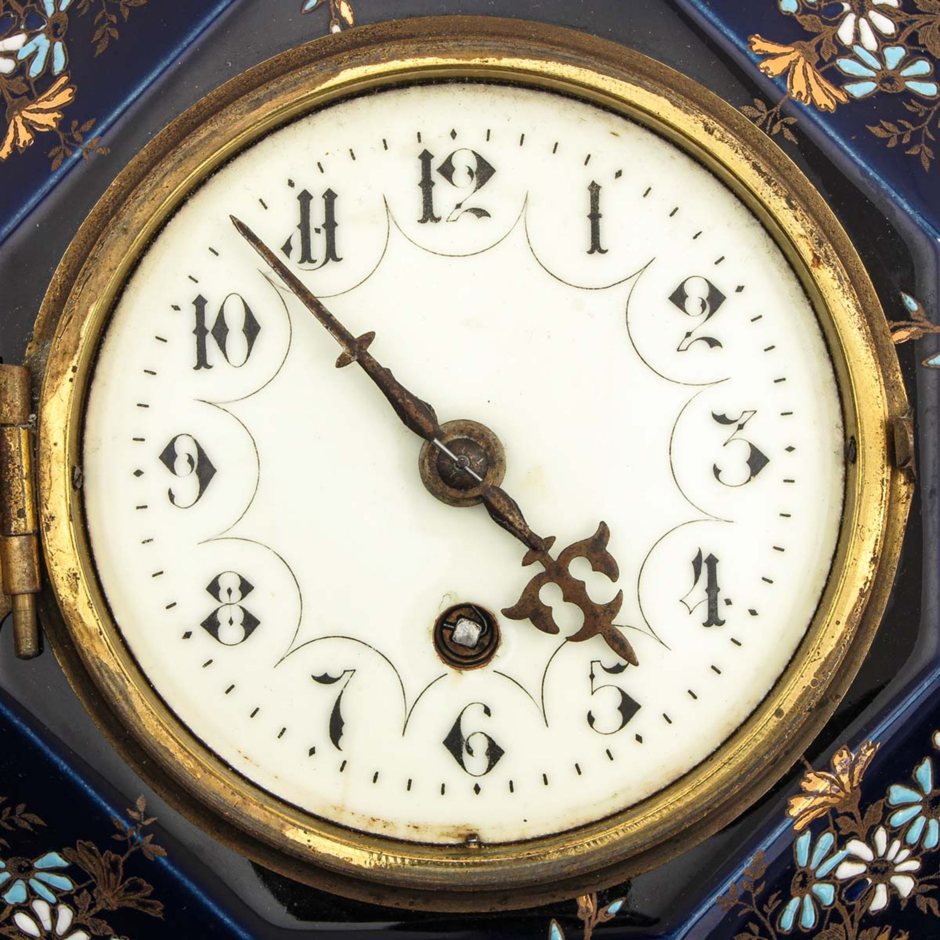 A Porcelain Wall Clock - Bild 4 aus 7