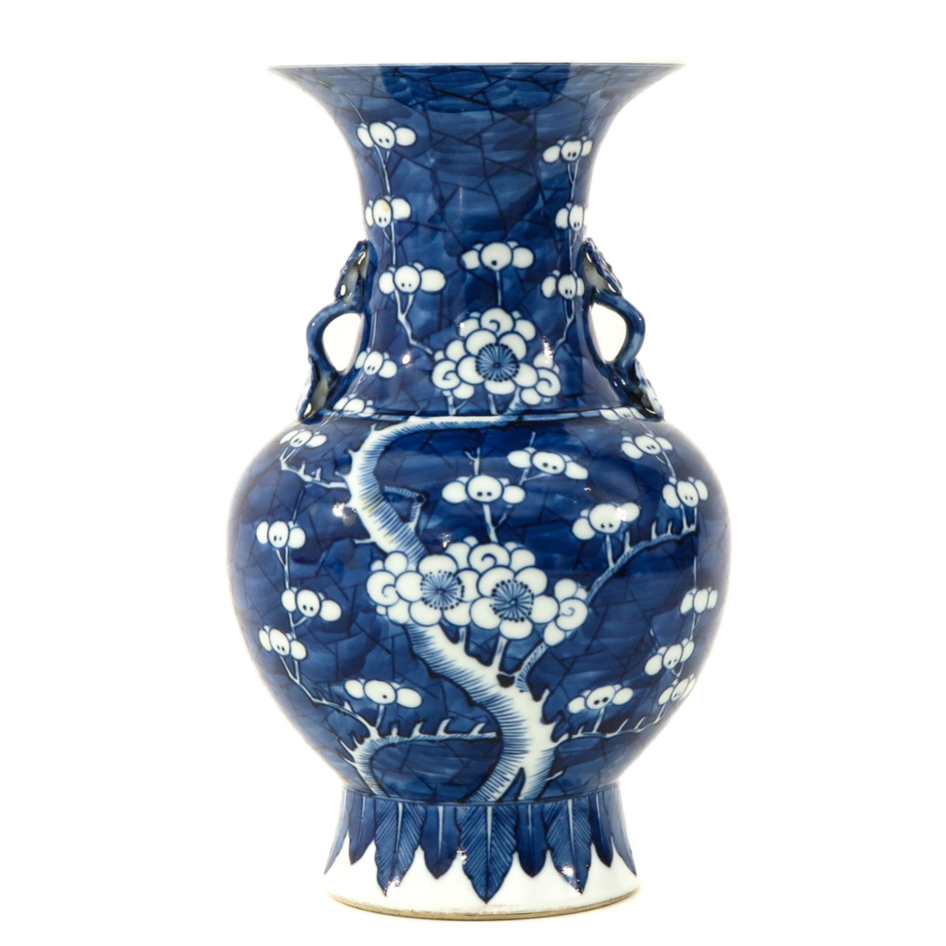 A Blue and White Vase - Image 3 of 10