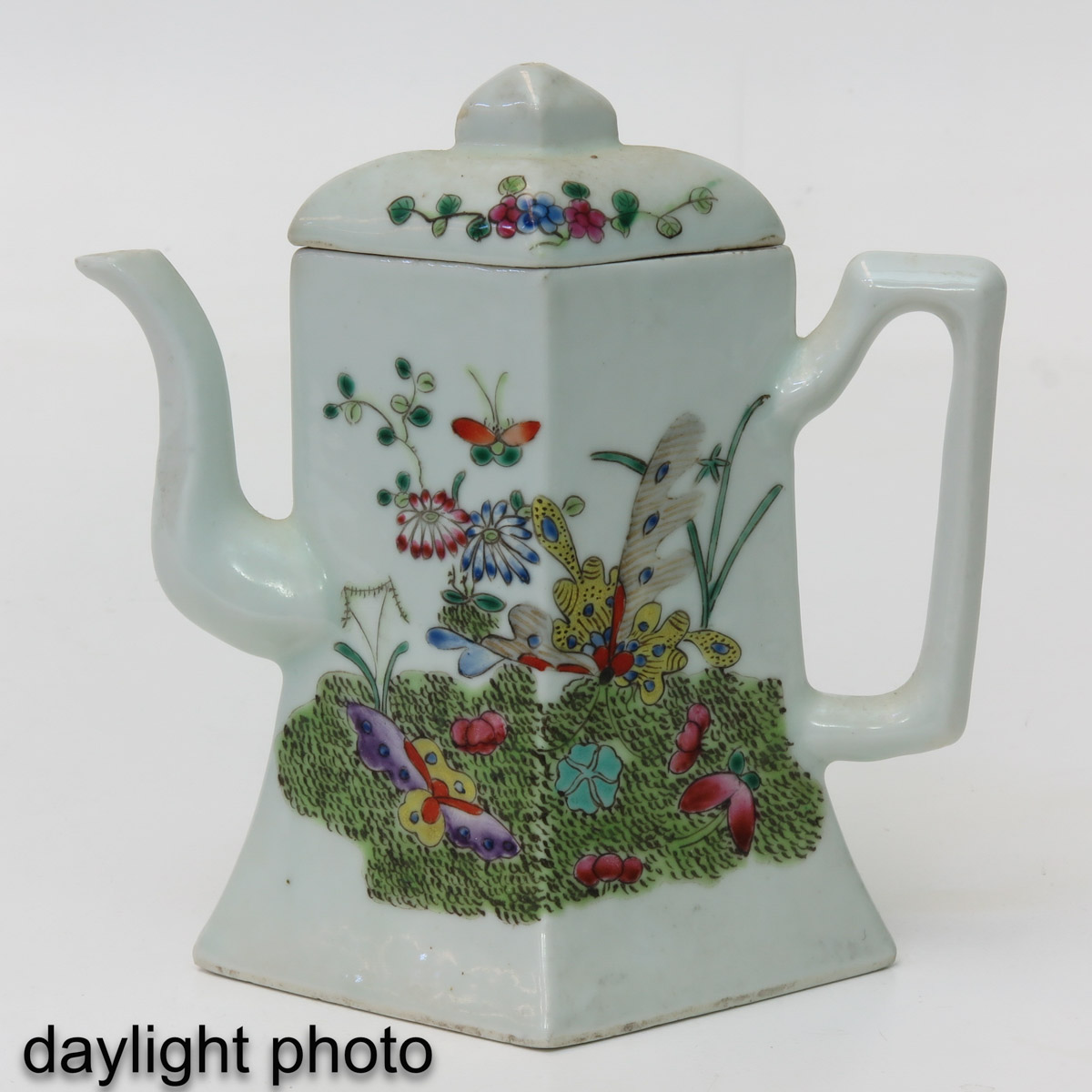 A Polychrome Decor Teapot - Image 7 of 10