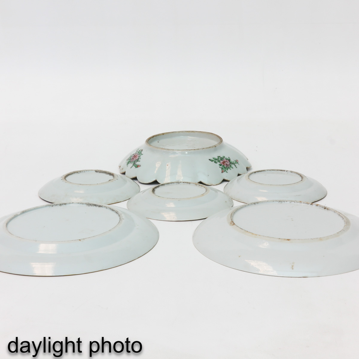 A Collection of 6 Cantonese Plates - Image 10 of 10