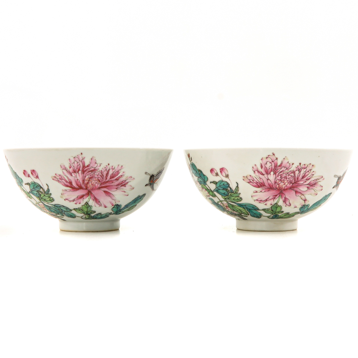 A Pair of Famille Rose Bowls - Image 2 of 10