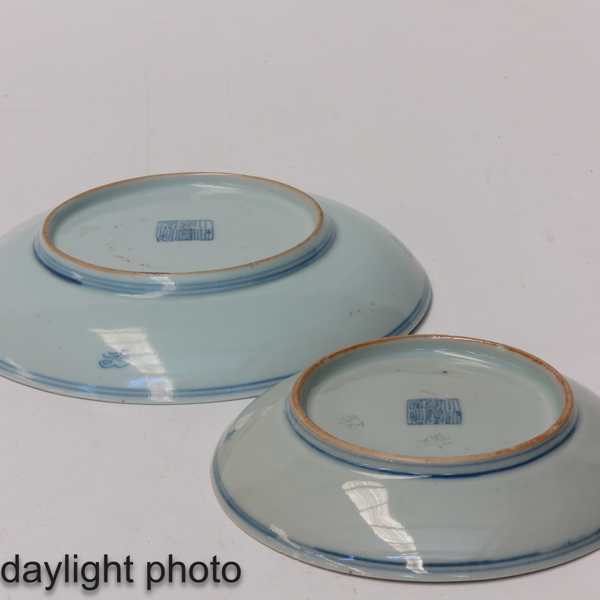 A Lot of 2 Blue and White Plates - Image 8 of 10