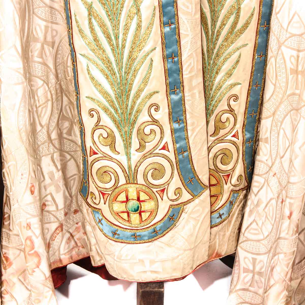 A Beautiful Silk Vestment - Image 8 of 8