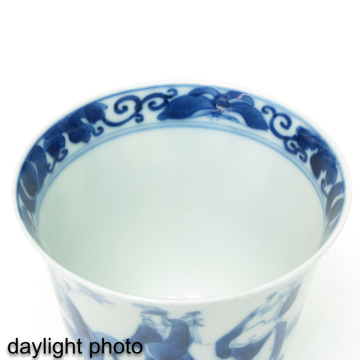 A Pair of Blue and White Cups - Image 10 of 10