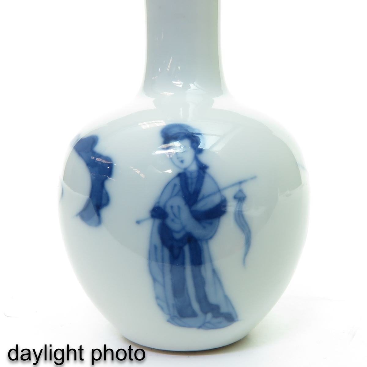 A Miniature Blue and White Vase - Image 10 of 10