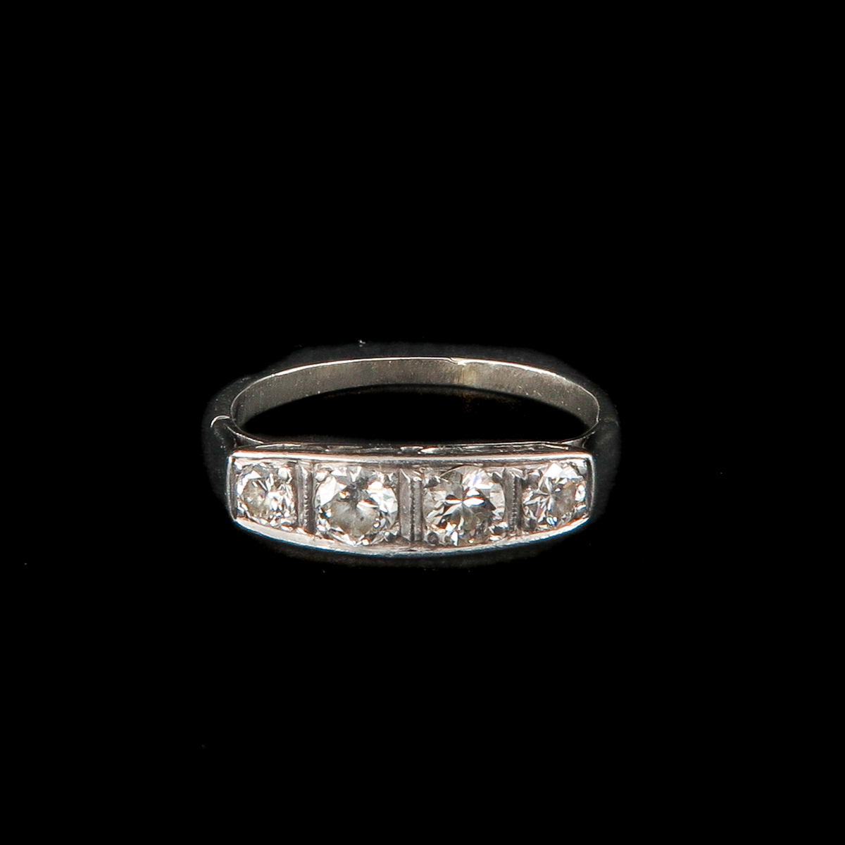 A Ladies Diamond Ring - Image 2 of 3