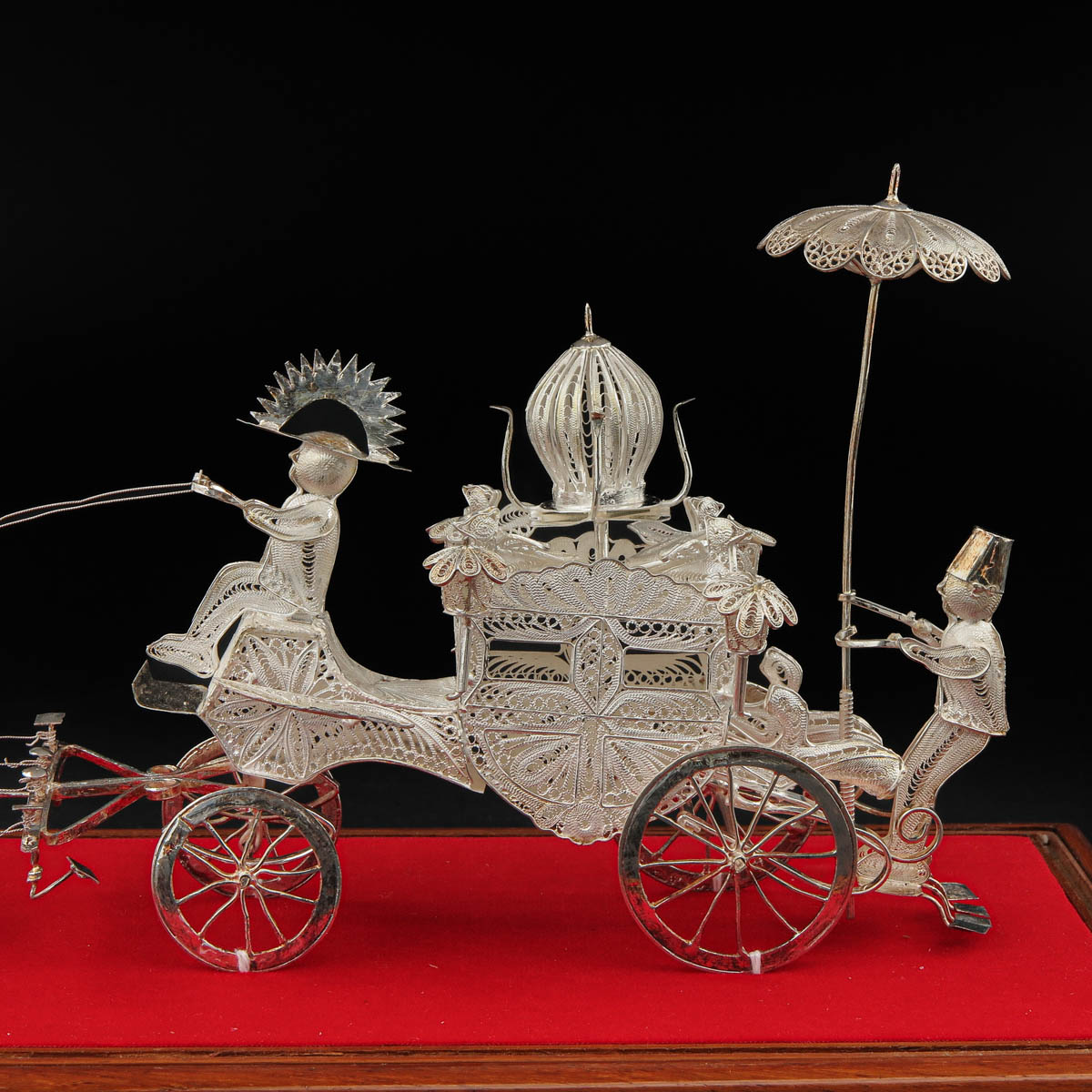 A Miniature Carriage - Image 9 of 10