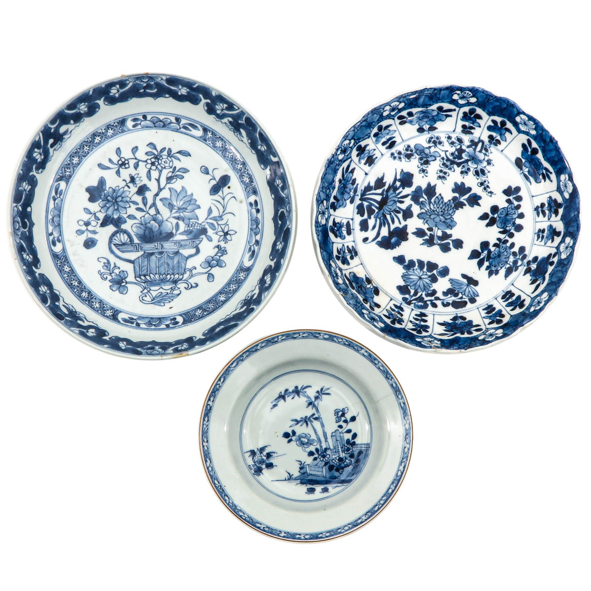 A Collection of 5 Blue and White Plates - Image 3 of 10