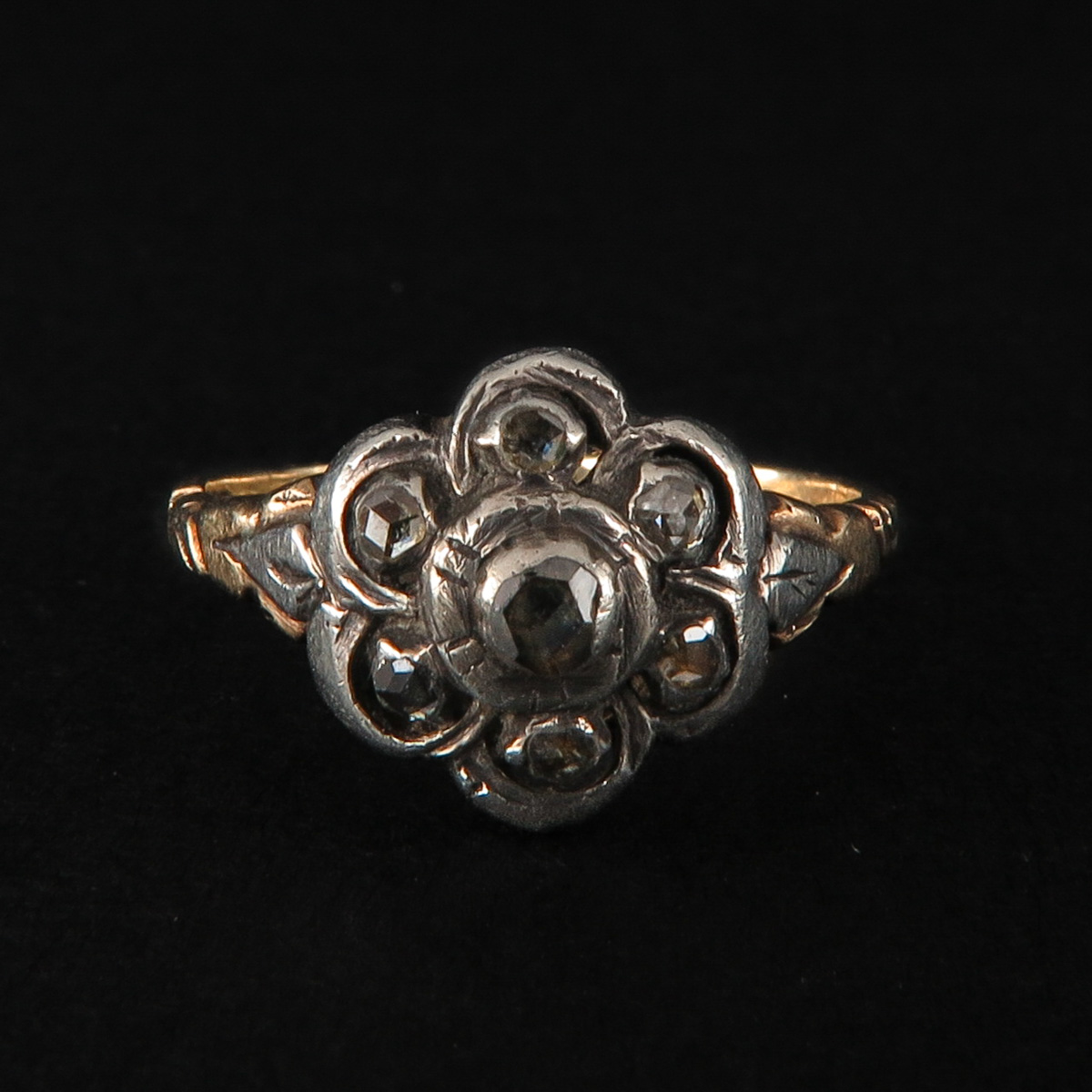 A Ladies Diamond Ring - Image 2 of 4