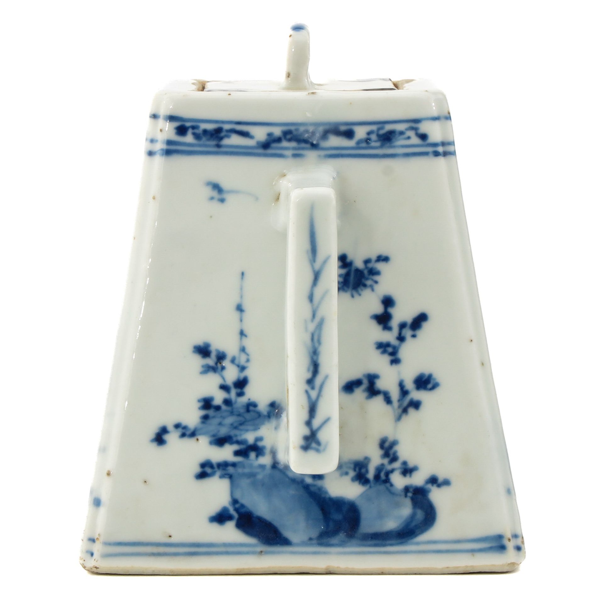 A Blue and White Teapot - Image 2 of 10