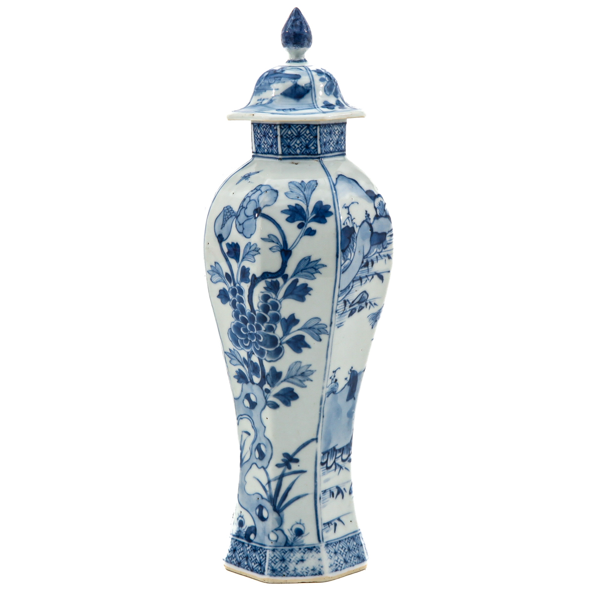 A Blue and White Garniture Vase - Image 4 of 9
