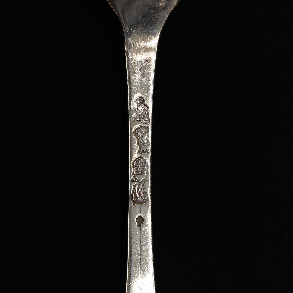 A Collection of 13 Silver Spoons - Image 9 of 10
