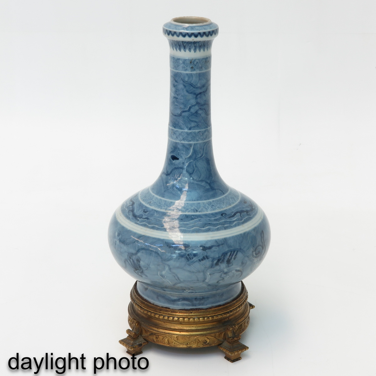 A Blue and White Vase - Image 7 of 10