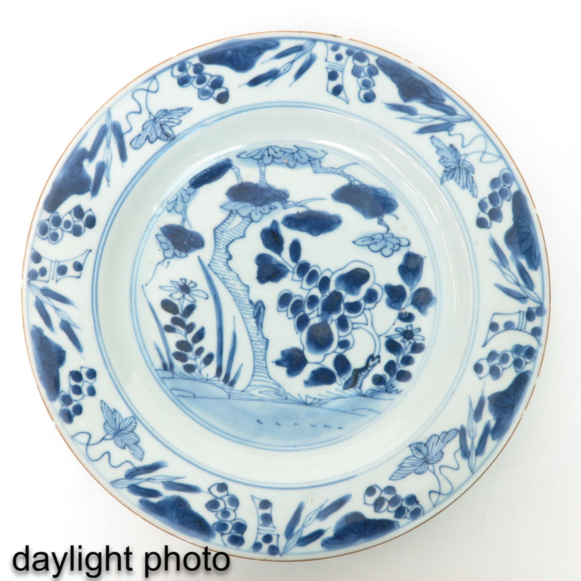 A Collection of 6 Blue and White Plates - Bild 9 aus 10