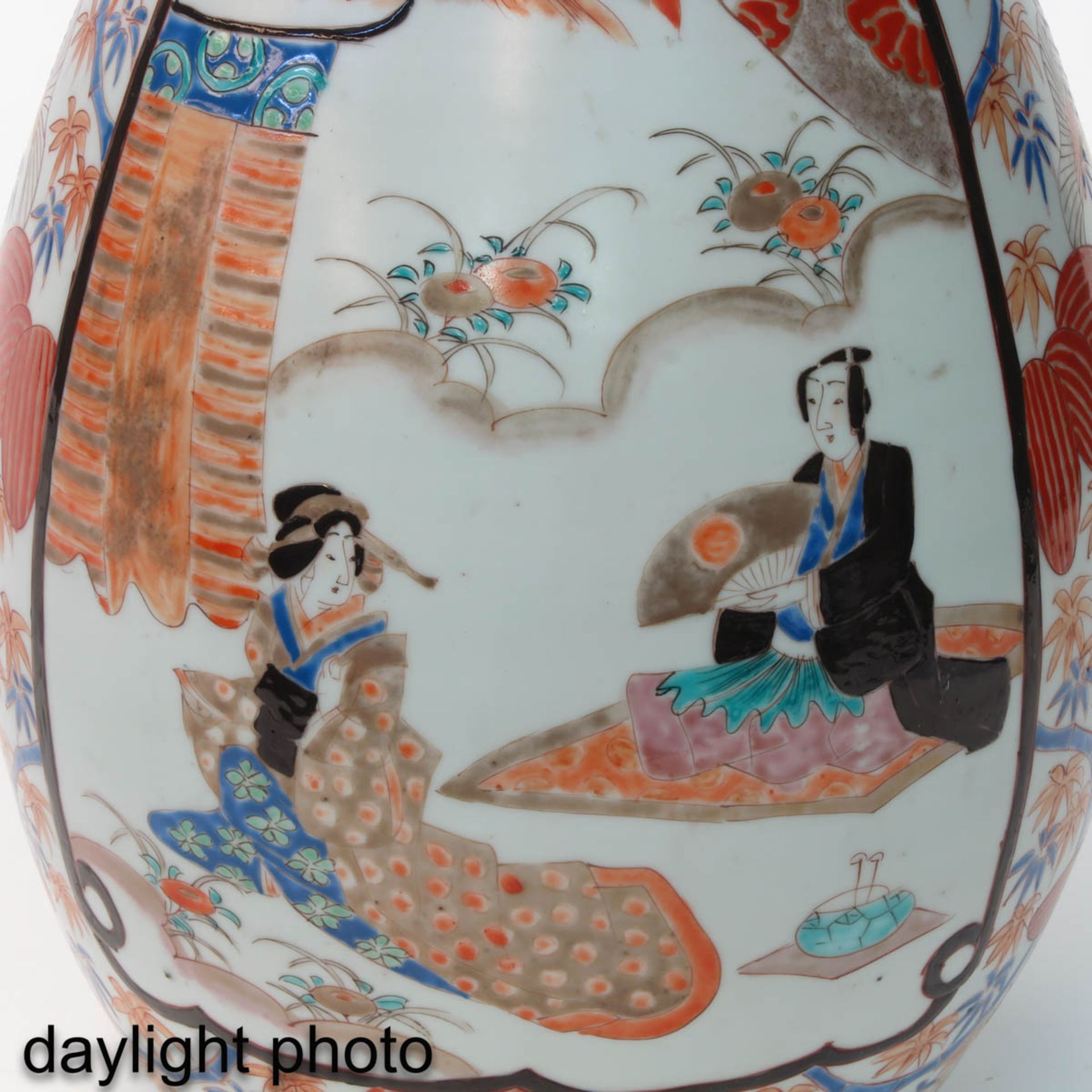A Large Kutani Vase - Bild 10 aus 10