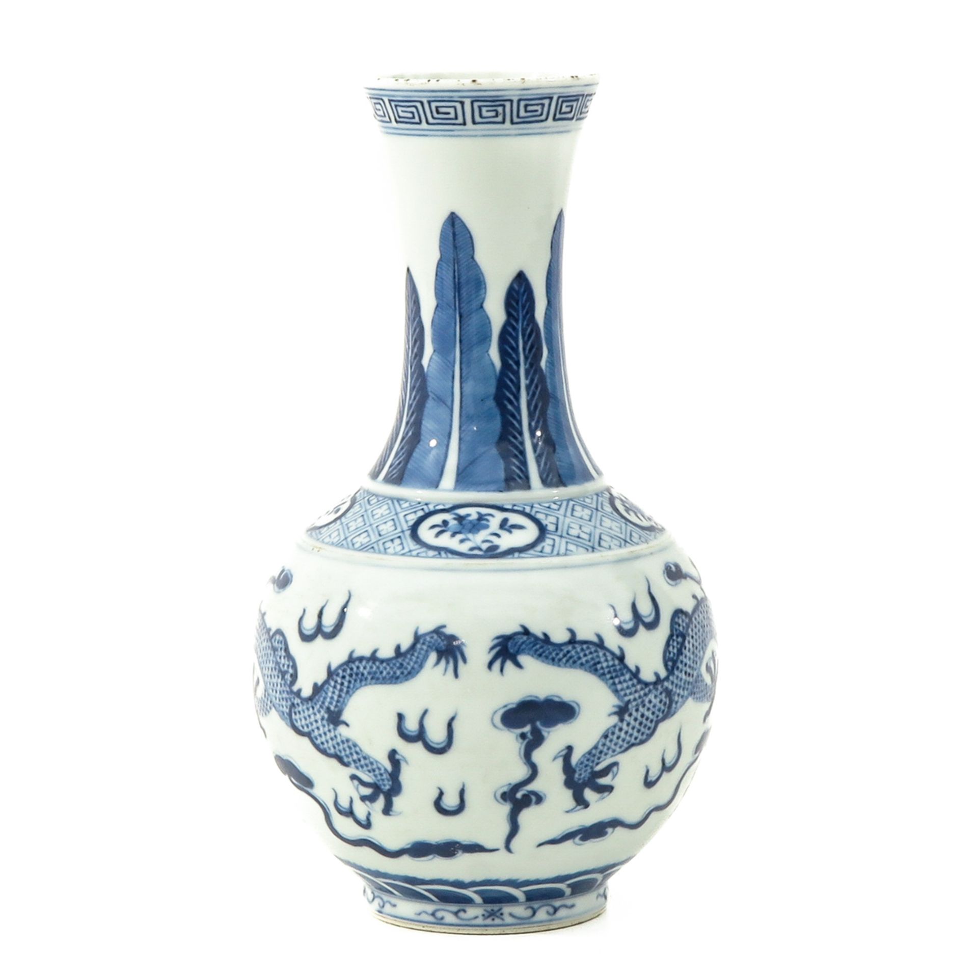 A Blue and White Bottle Vase - Bild 4 aus 10