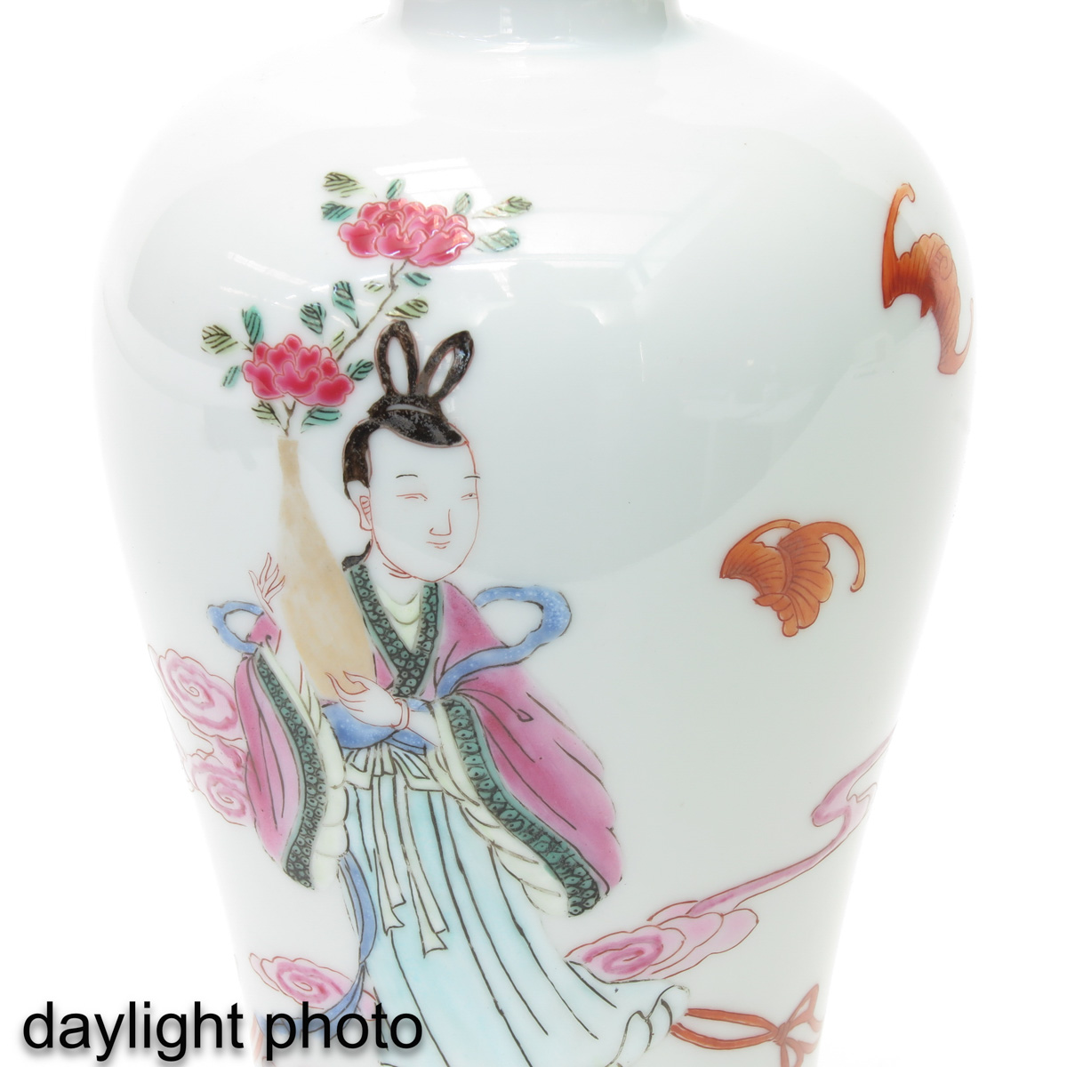 A Famille Rose Meiping Vase - Image 10 of 10