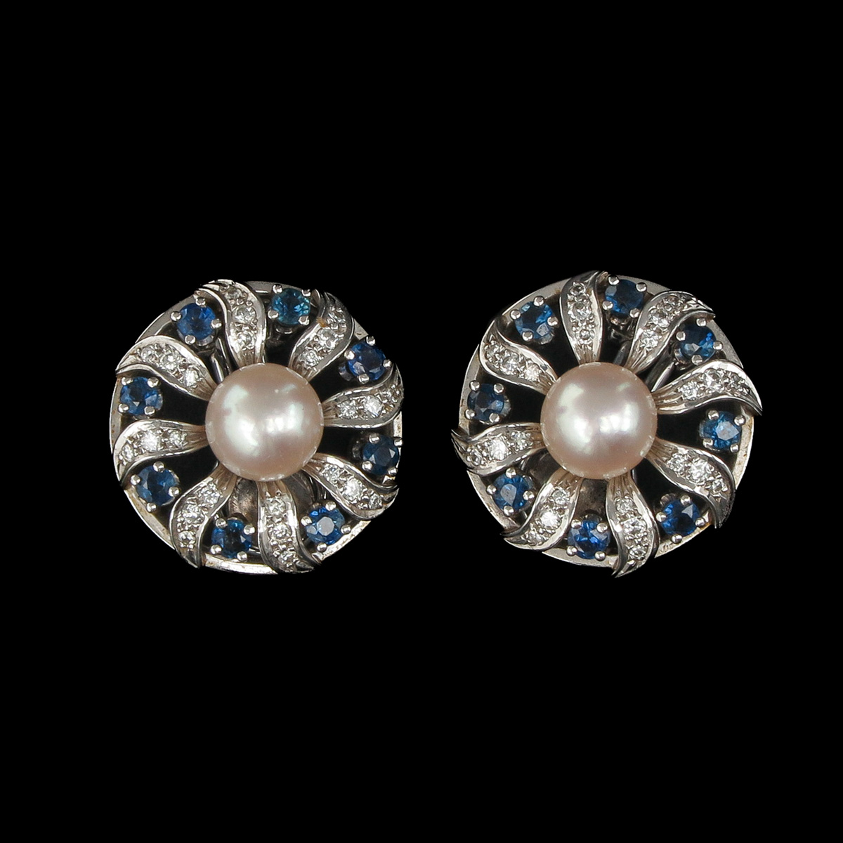 A Set of Pearl Jewelry - Image 2 of 10