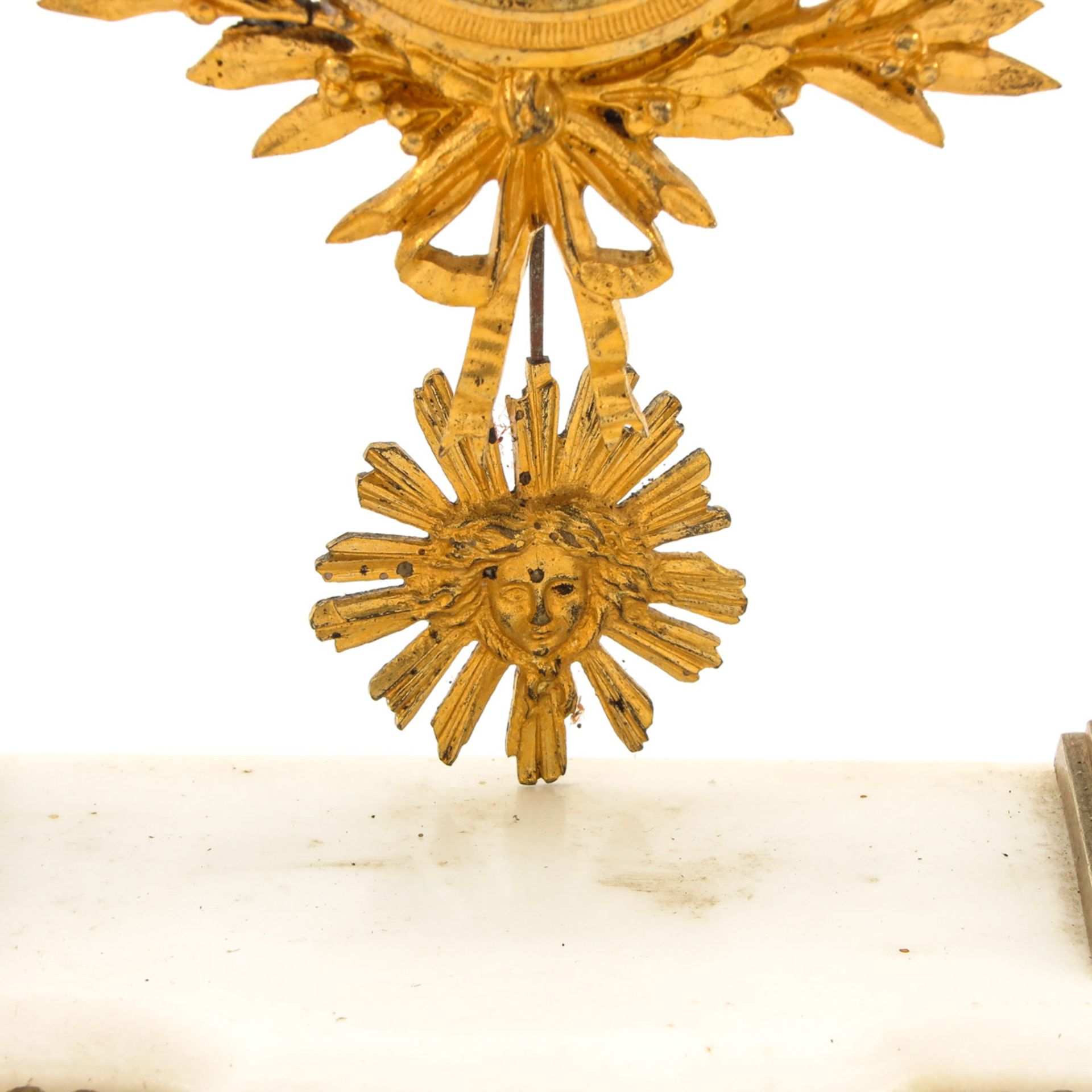 A Marble and Gilt Bronze Pendulum - Bild 9 aus 10
