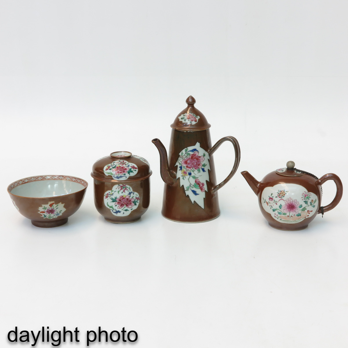 A Collection of Batavianware - Image 7 of 10