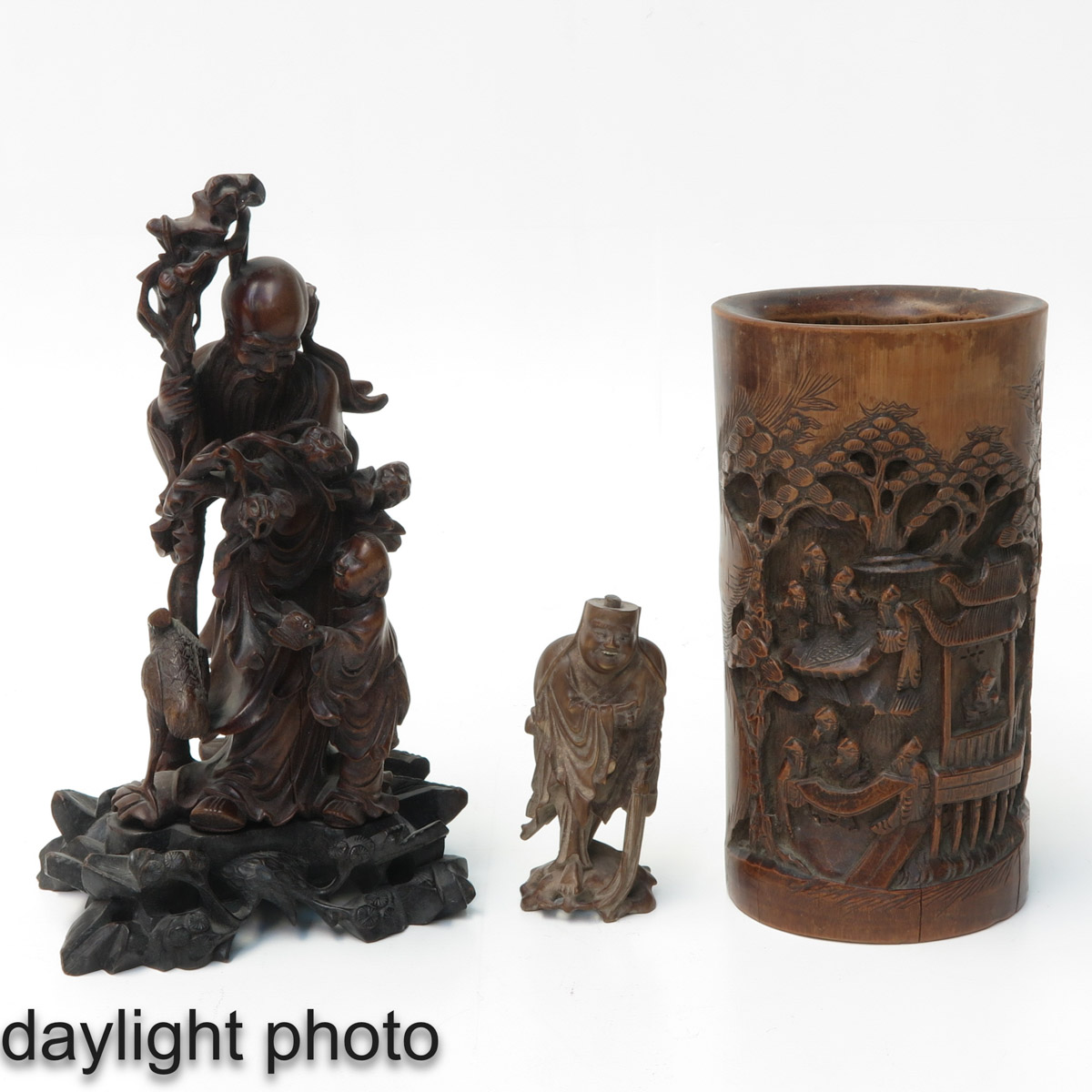 A Collection of 3 Carved Wood Items - Image 7 of 10