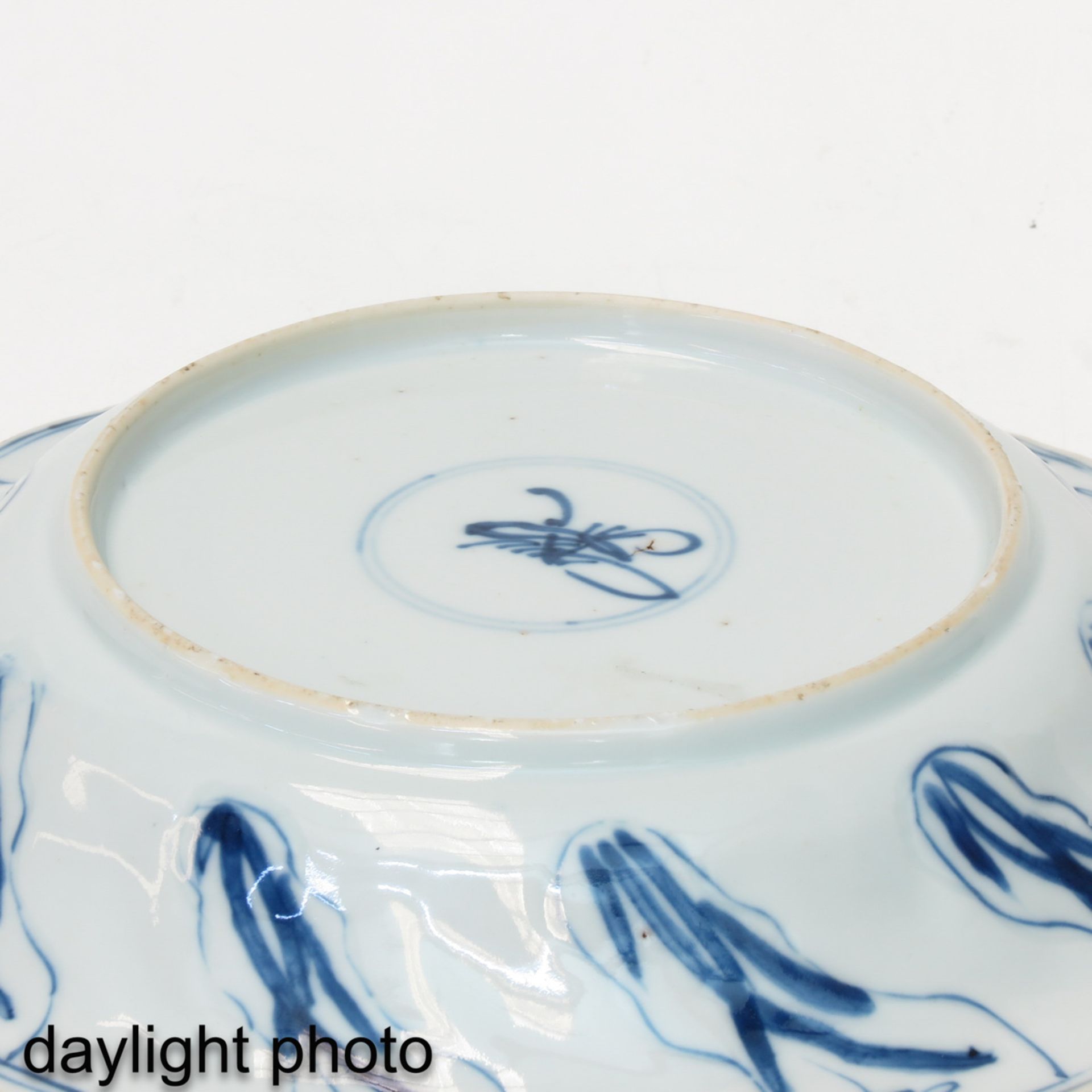 A Blue and White Plate - Bild 4 aus 6