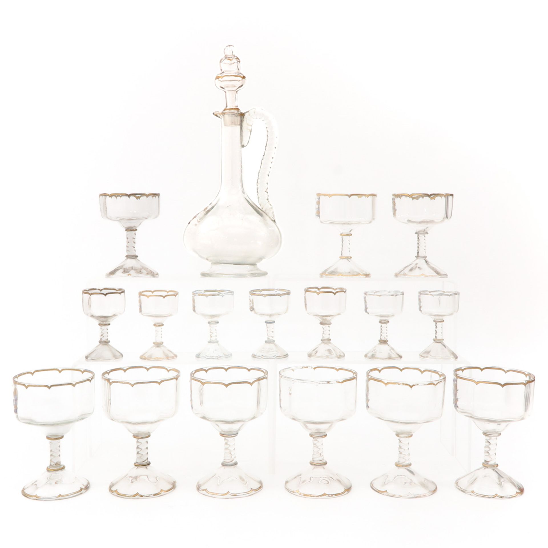 An Extremely Rare Set of Glassware - Bild 2 aus 10