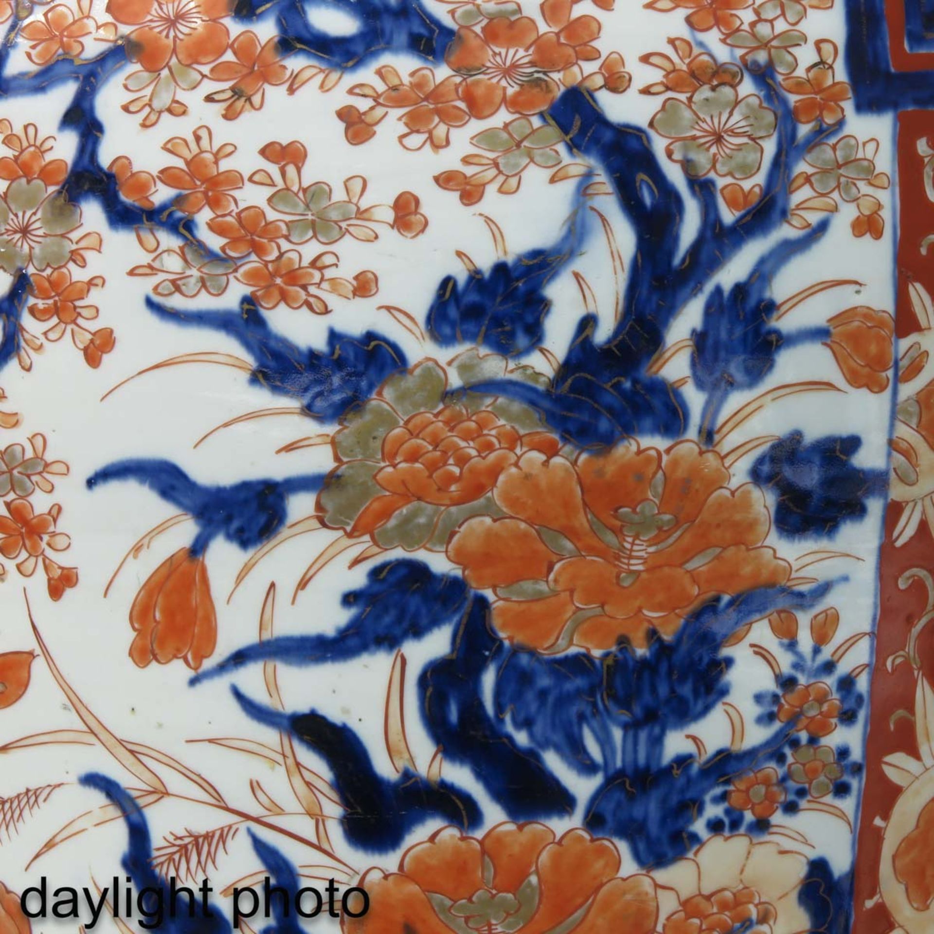 A Large Imari Vase - Bild 9 aus 10