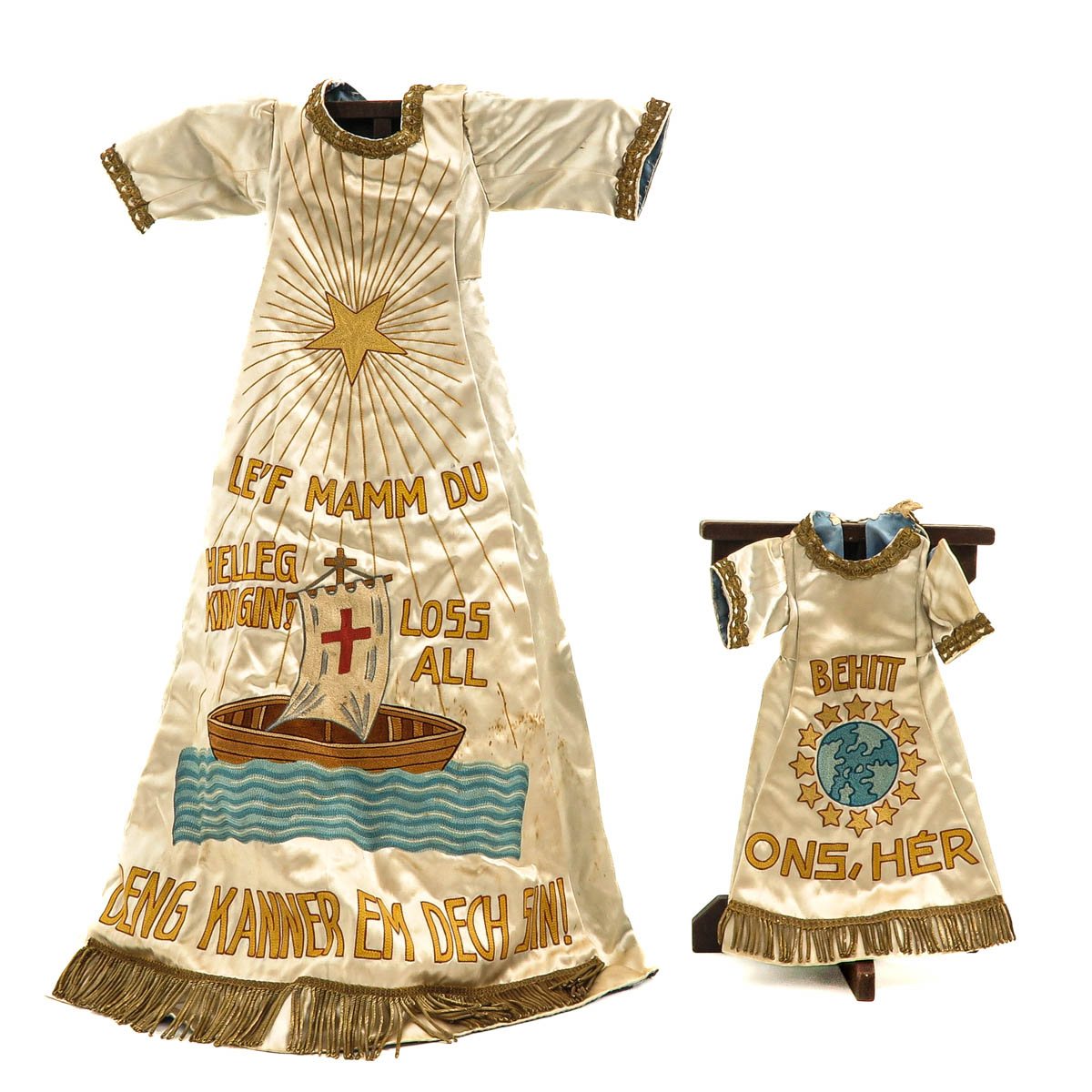 A Collection of 6 Pieces of Religious Clothing - Image 2 of 8