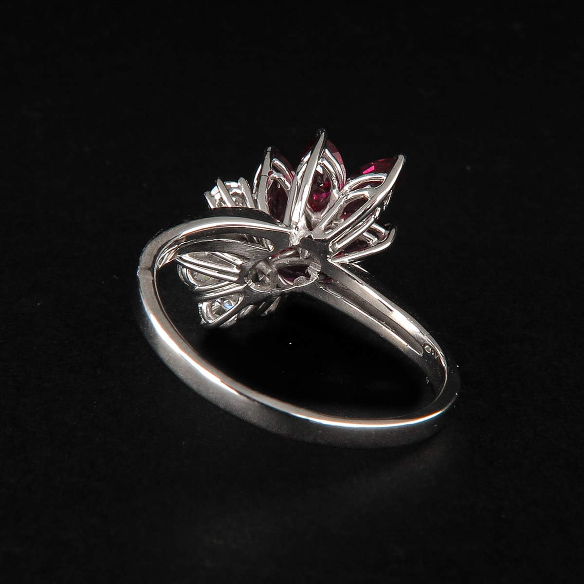 A Ladies Ruby and Diamond Ring - Image 3 of 4