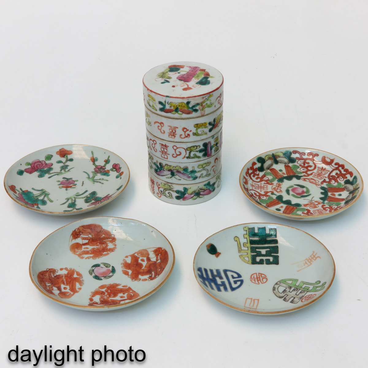 A Collection of Famille Rose Porcelain - Image 9 of 10