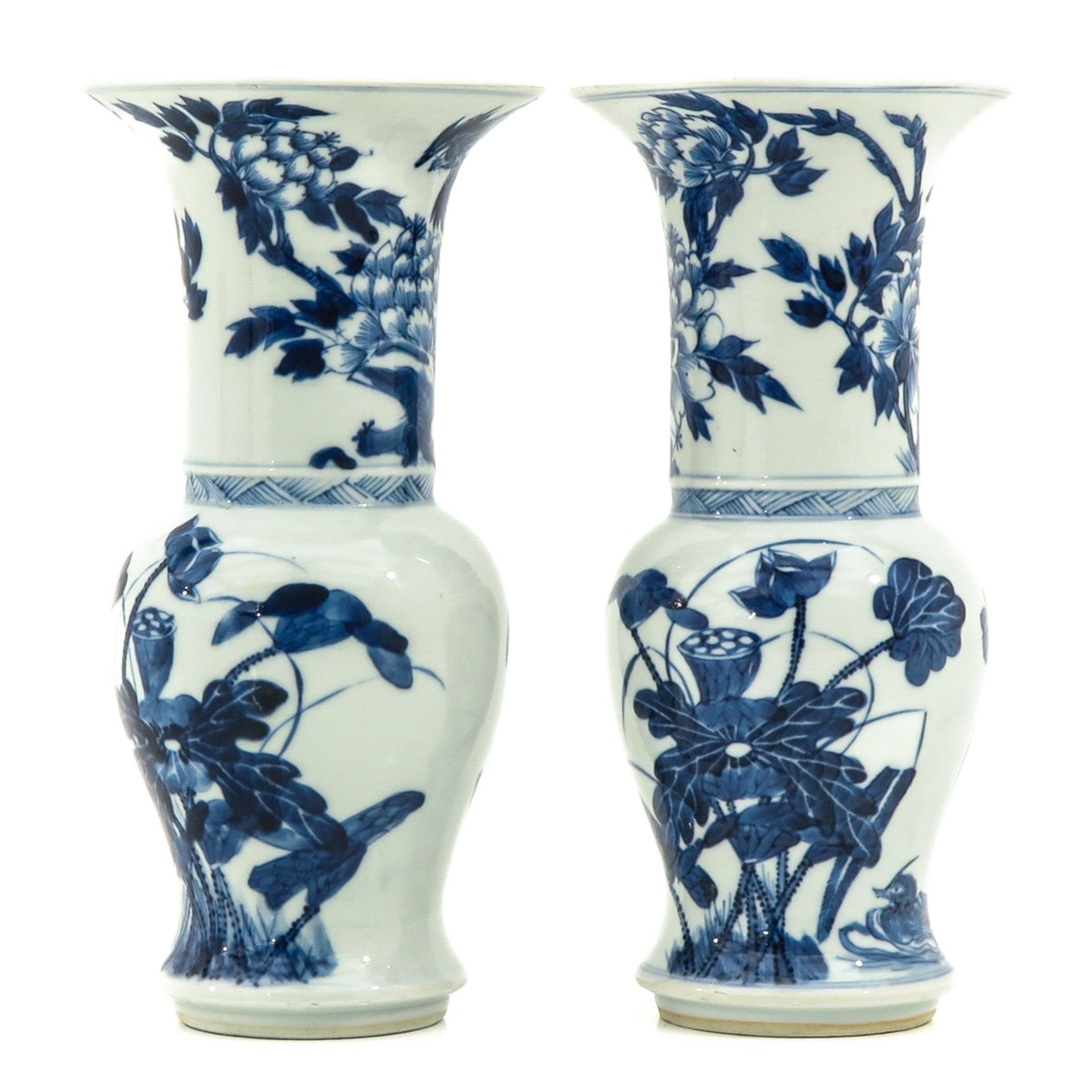 A Pair of Blue and White Vases - Bild 3 aus 10