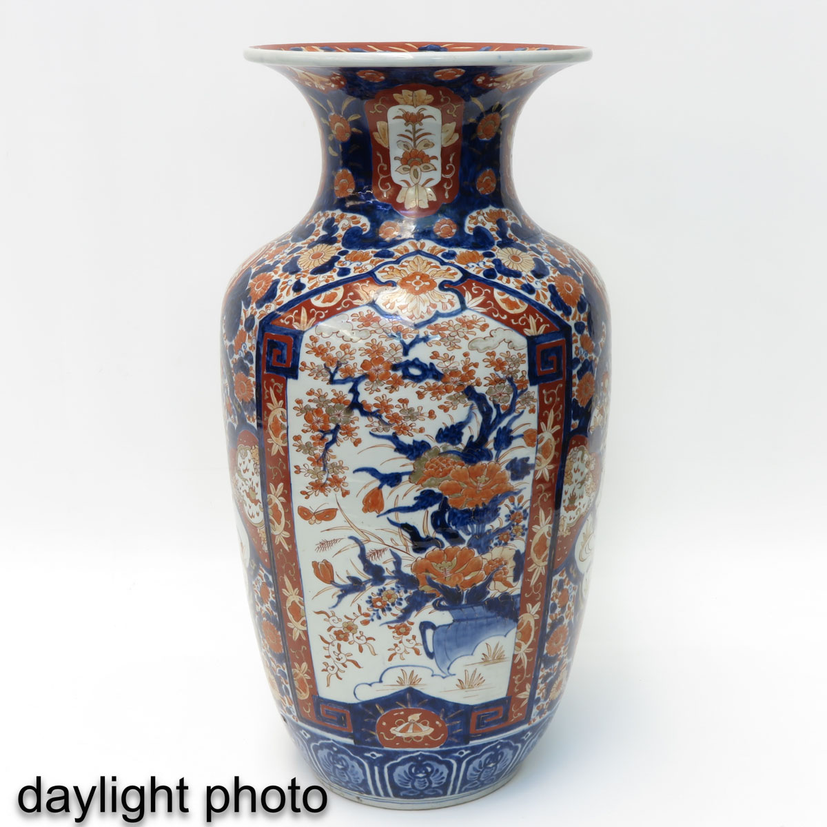 A Large Imari Vase - Image 7 of 10