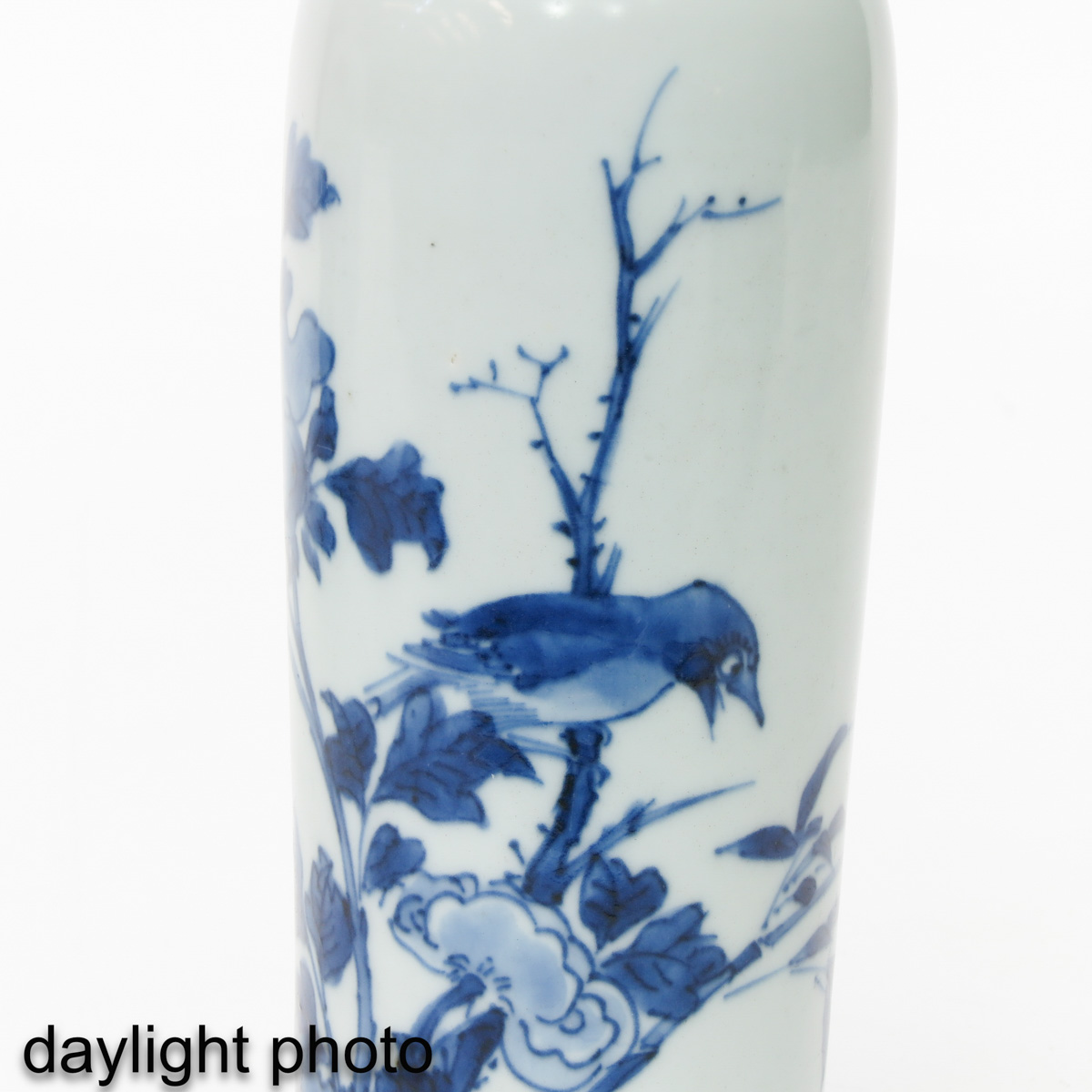 A Blue and White Jar and Vase - Image 10 of 10
