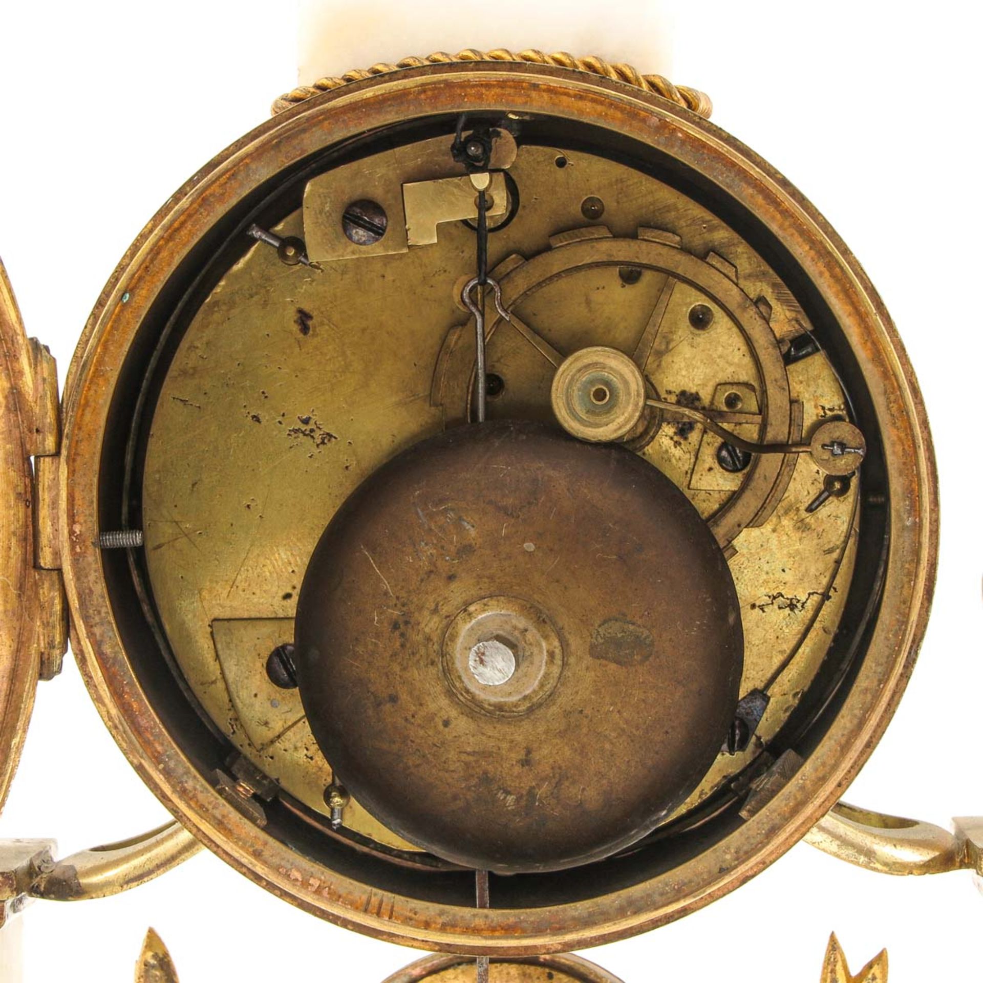 A Marble and Gilt Bronze Pendulum - Bild 7 aus 10