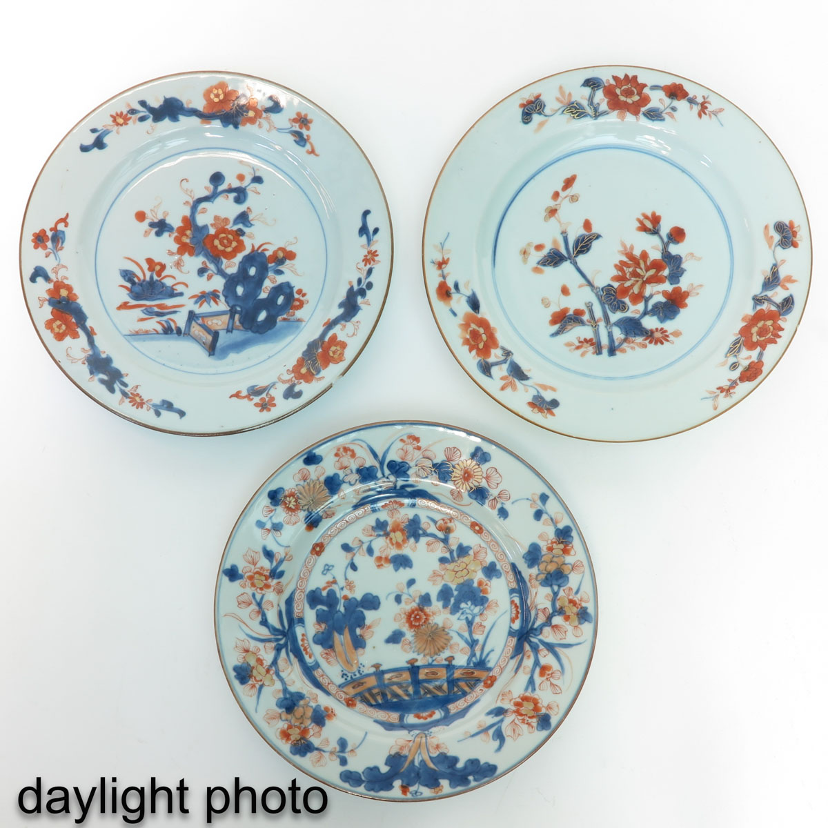 A Collection of 4 Imari Plates - Image 7 of 10